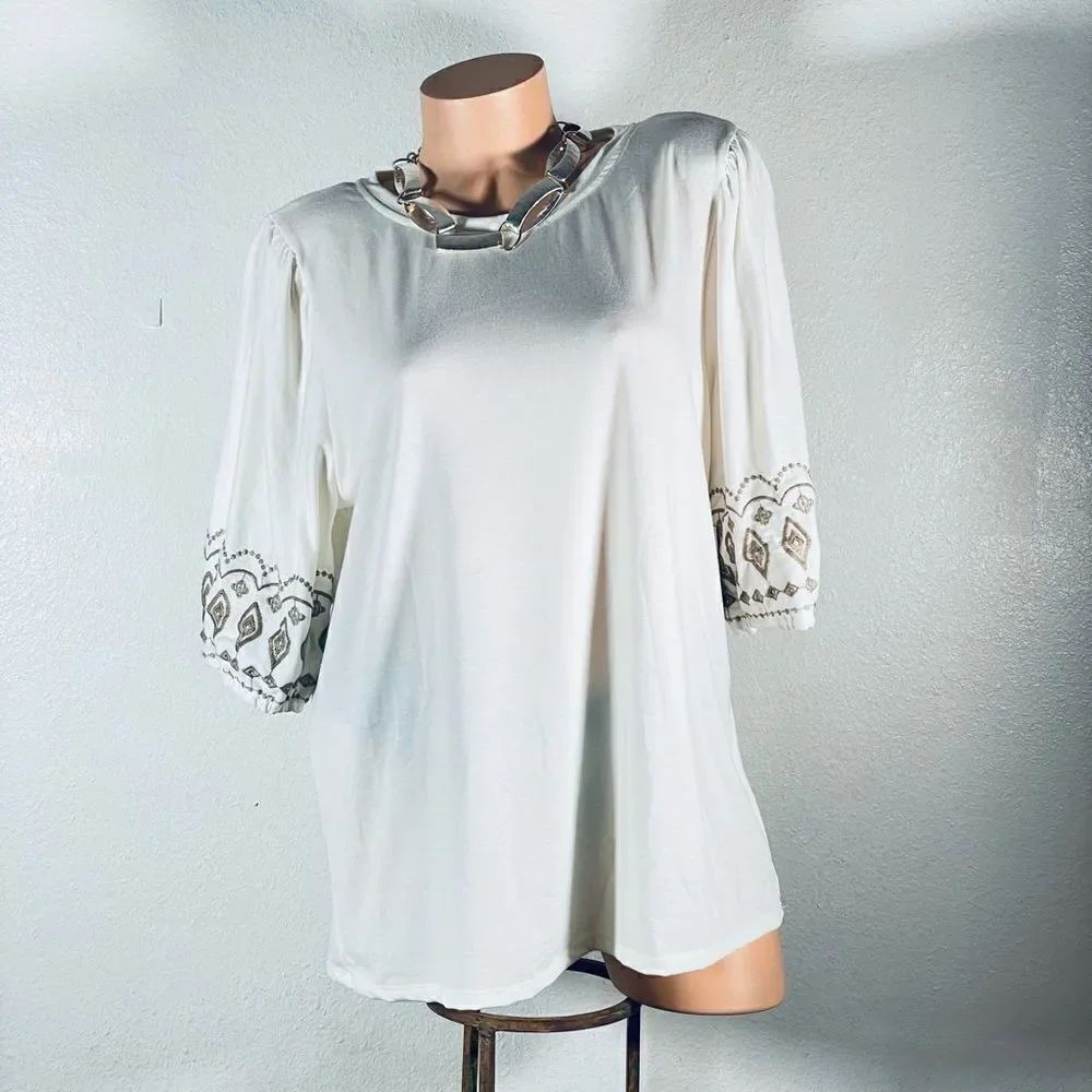 NWT Cure Sz XL White off Ivory Embroidered Sleeve Beautiful Blouse Top